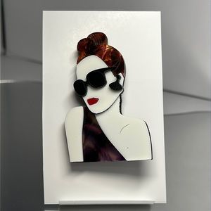 Beautiful Girl Brooch / Scarf Pin #115